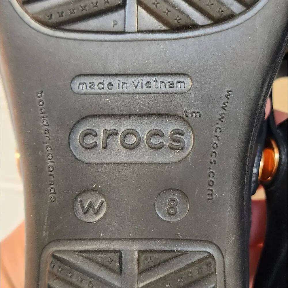 Crocs Women's Sanrah Diamante Wedge Flip Sandals Size 8 Black - Picture 9 of 10